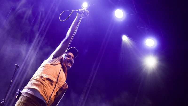 Varry Brava | Acústico con corazón eléctrico