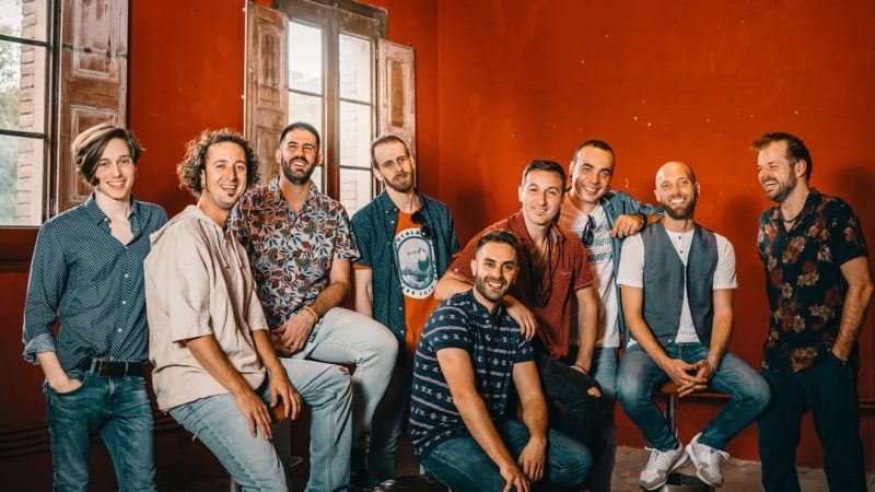 La Pegatina | Conquista el Muelle 12 con sonido verbenero